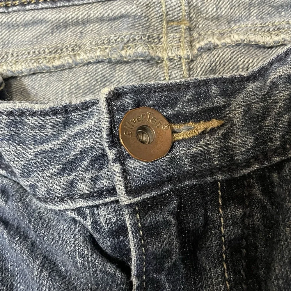 Vintage Levis SilverTab Bootcut Jeans Mens 33x32 Medium Wash Blue Y2K 90s Grunge